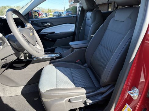 New 2026 Chevrolet Trax LT image 9