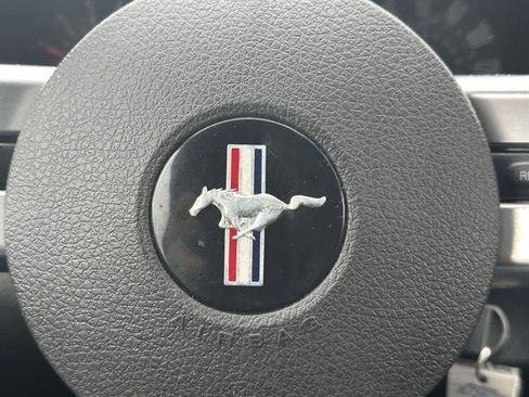 Used 2006 Ford Mustang Deluxe RWD image 19