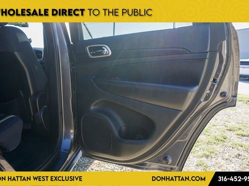 Used 2014 Jeep Grand Cherokee Laredo w/ 18" Wheel & 8.4" Radio Group image 23