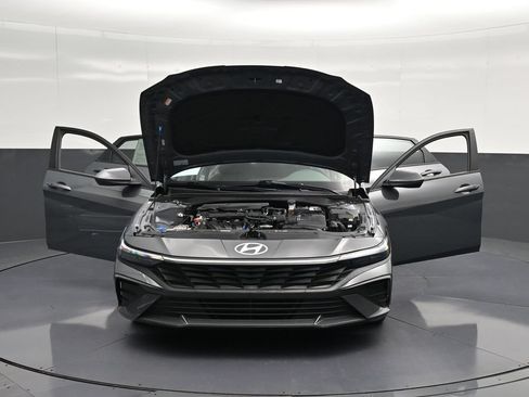 Used 2024 Hyundai Elantra SEL FWD image 36