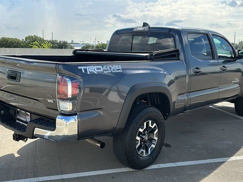 Used 2022 Toyota Tacoma TRD Off-Road AWD/4WD image 14