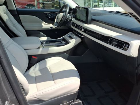Certified 2025 Lincoln Aviator Reserve w/ Illumination Package AWD/4WD image 31