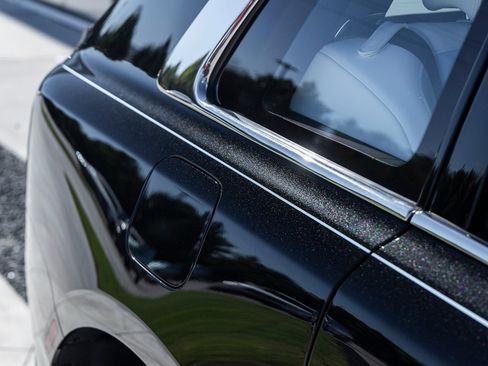 Used 2025 Rolls-Royce Cullinan image 25