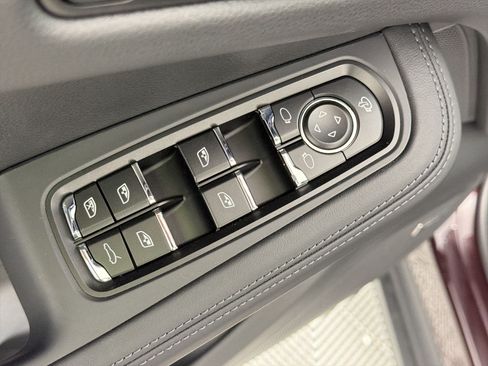 Used 2026 Porsche Macan Turbo AWD/4WD image 13
