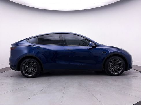 Used 2022 Tesla Model Y Long Range AWD/4WD image 33
