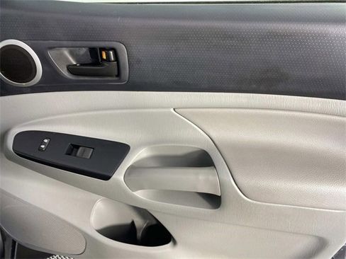 Used 2013 Toyota Tacoma 4x4 Double Cab w/ SR5 Pkg image 23