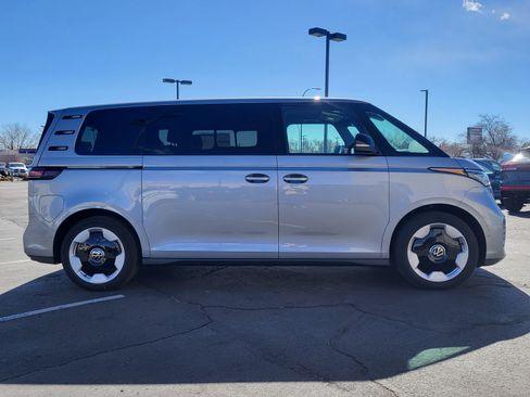 New 2025 Volkswagen ID. Buzz Pro S image 6