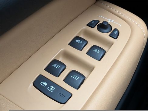 Certified 2023 Volvo XC60 B5 Ultimate image 27