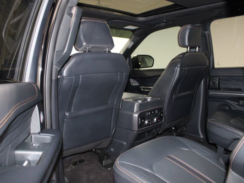 Used 2023 Ford Expedition Max Platinum image 30