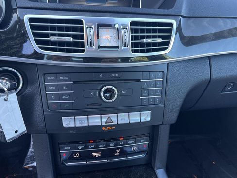 Used 2016 Mercedes-Benz E 350 4MATIC Sedan w/ Premium Package image 21