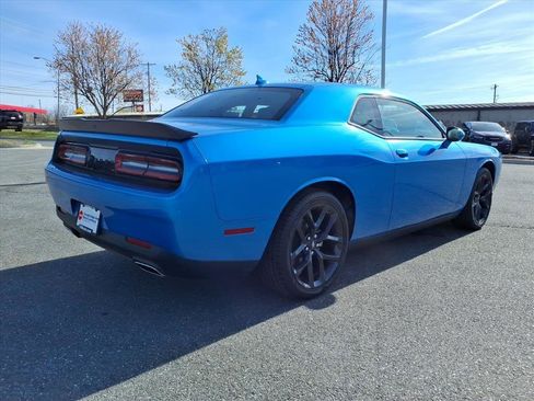Used 2023 Dodge Challenger SXT w/ Plus Package image 4