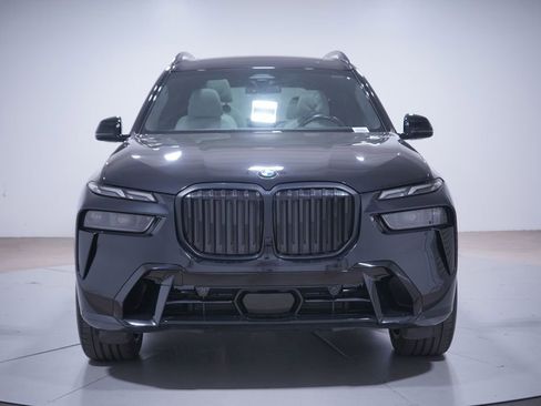 Used 2024 BMW X7 xDrive40i w/ M Sport Package AWD/4WD image 4
