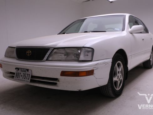 Used 1997 Toyota Avalon XL image 1