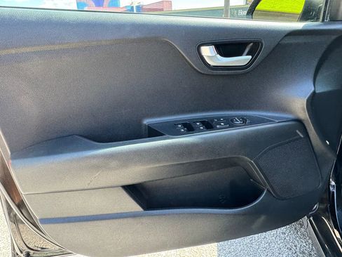 Used 2019 Kia Rio LX image 11
