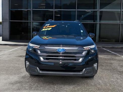 Used 2025 Subaru Forester Premium image 5