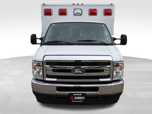 New 2026 Ford E-450 and Econoline 450 Super Duty w/ Ambulance Prep Package RWD image 4