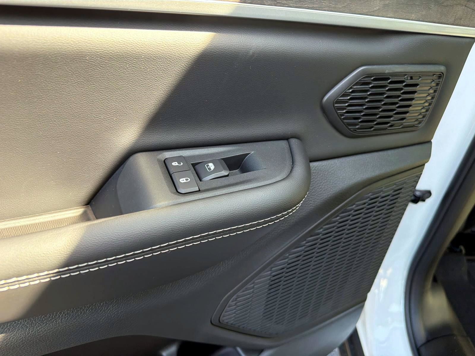 New 2027 Jeep Grand Cherokee Limited AWD/4WD image 7