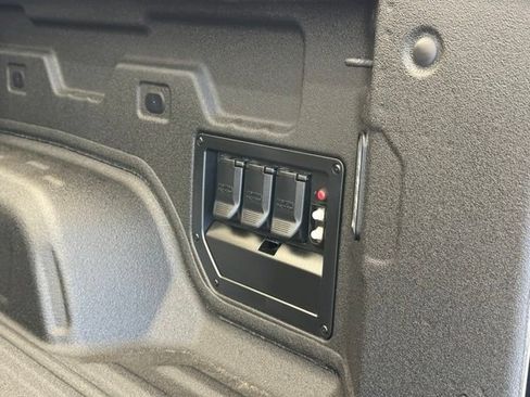 Used 2025 Chevrolet Silverado EV RST AWD/4WD image 6