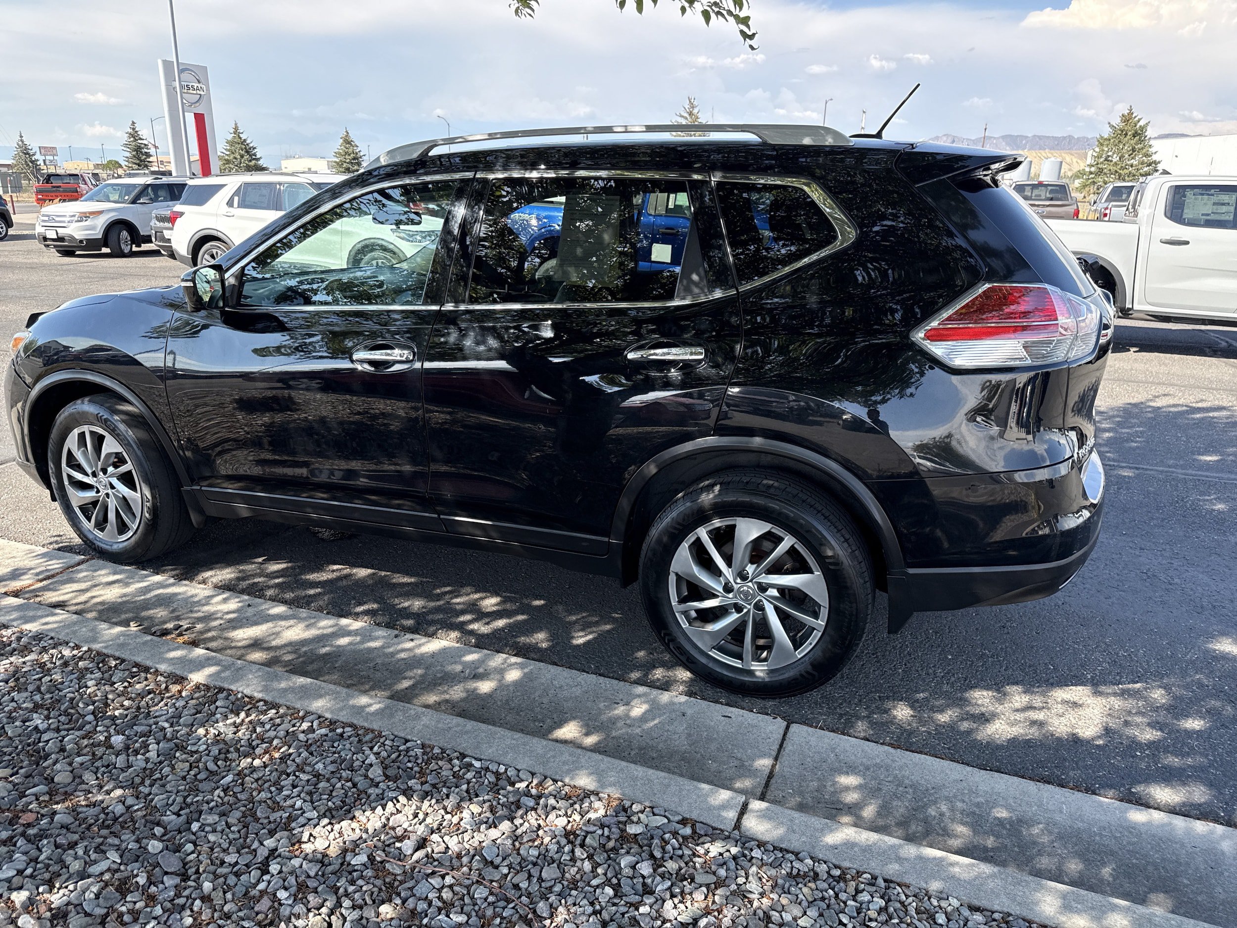 Used 2015 Nissan Rogue SL w/ SL Premium Package AWD/4WD image 18