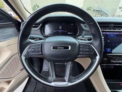 Used 2021 Jeep Grand Cherokee L Limited RWD image 15