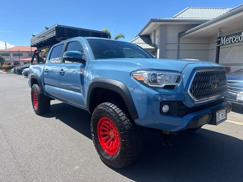 Used 2019 Toyota Tacoma TRD Off-Road AWD/4WD image 2