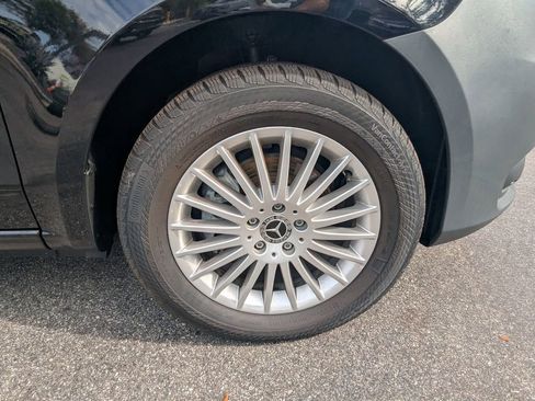 Used 2023 Mercedes-Benz Metris Passenger image 23