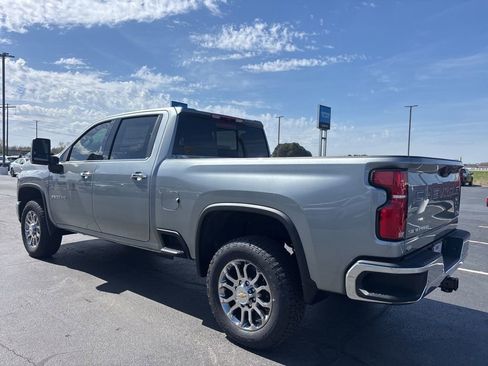 New 2026 Chevrolet Silverado 2500 LTZ w/ LTZ Convenience Package AWD/4WD image 3