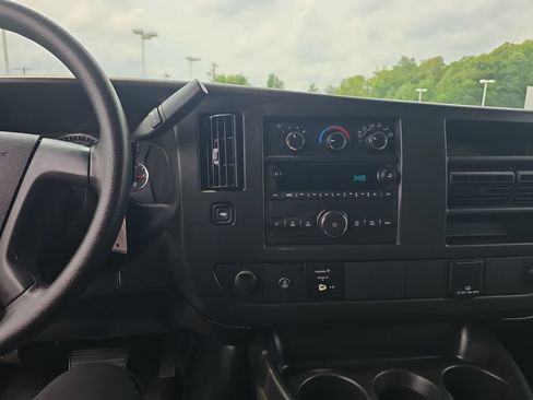 Used 2015 Chevrolet Express 3500 LS RWD image 30