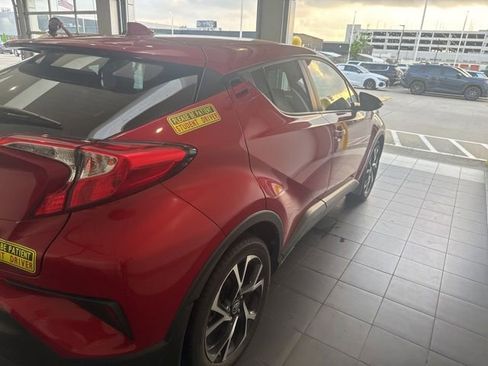 Used 2021 Toyota C-HR XLE FWD image 5