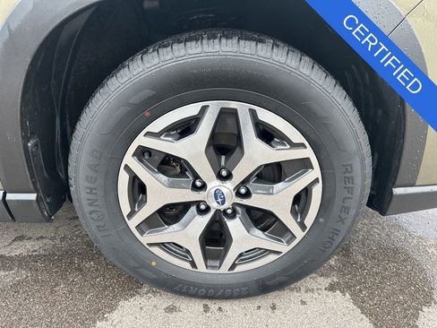Certified 2024 Subaru Forester Premium AWD/4WD image 37