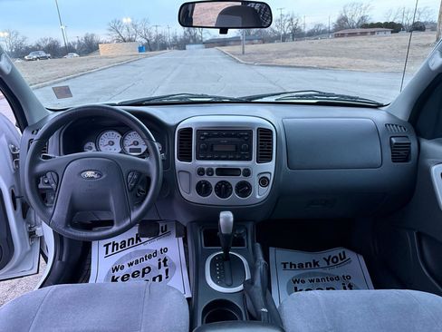 Used 2005 Ford Escape XLT image 13