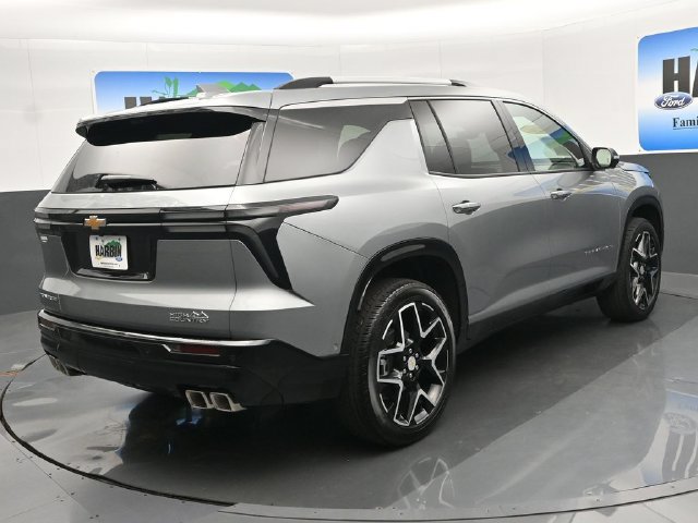 Used 2026 Chevrolet Traverse High Country w/ LPO, Floor Liner Package FWD image 5