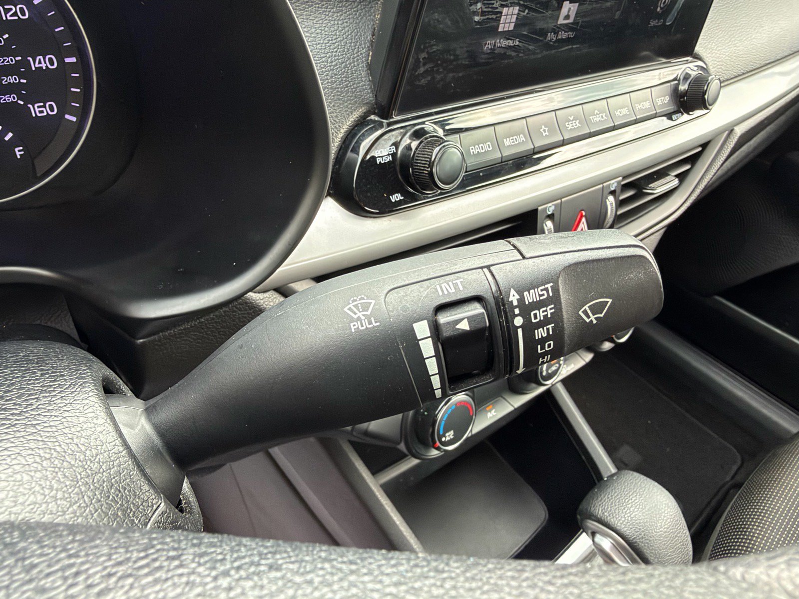 Used 2020 Kia Forte LXS FWD image 29