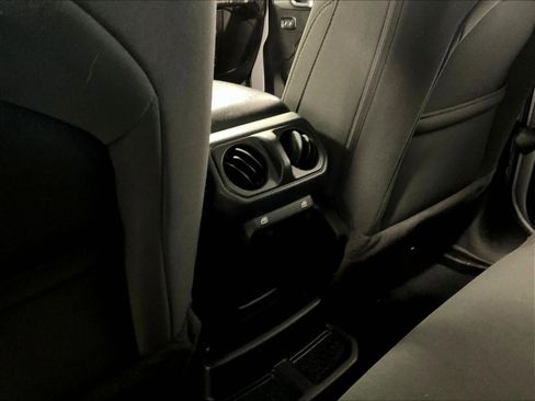 Used 2023 Jeep Wrangler Unlimited w/ Cold Weather Group image 28