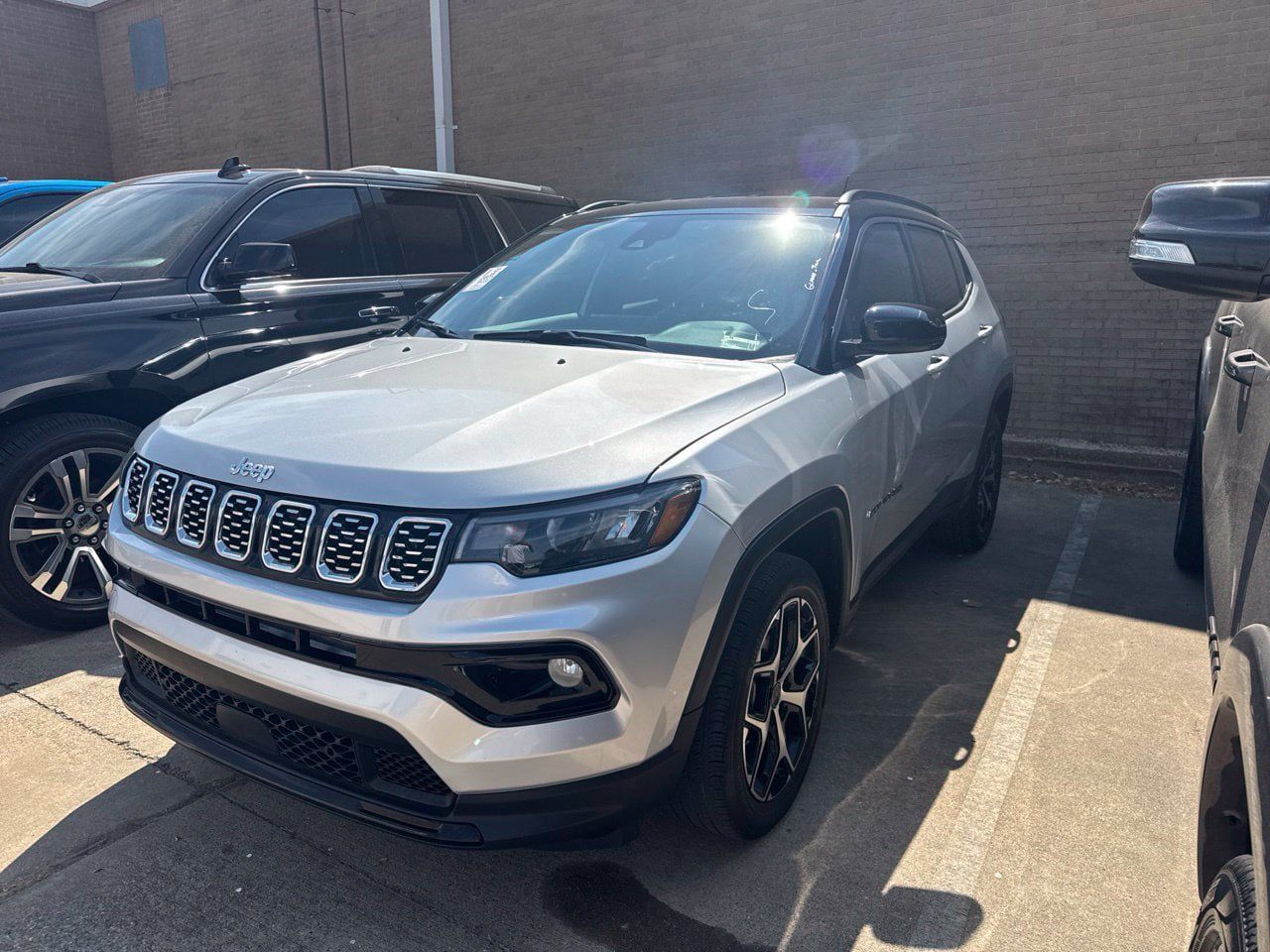Used 2025 Jeep Compass Limited AWD/4WD image 1