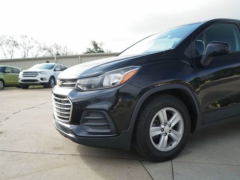 Used 2021 Chevrolet Trax LS w/ Tint and Cruise Package image 11