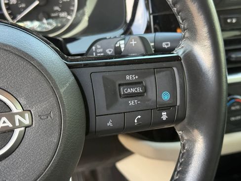 Used 2022 Nissan Pathfinder SL FWD image 24