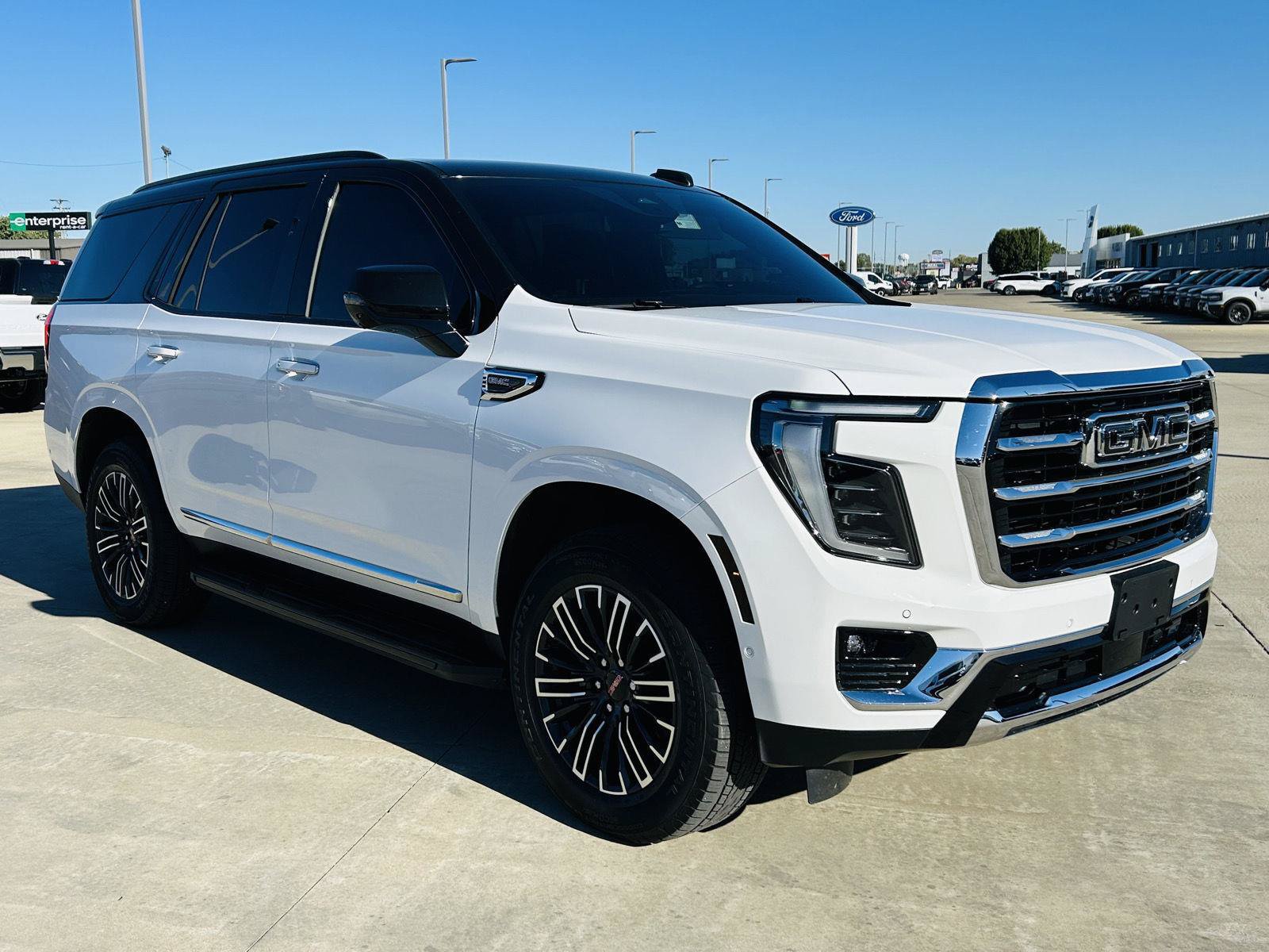 Used 2025 GMC Yukon Elevation AWD/4WD image 2