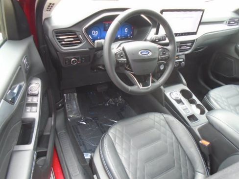 Used 2023 Ford Escape Platinum w/ Premium Technology Package AWD/4WD image 17