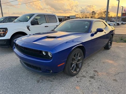 Used 2022 Dodge Challenger SXT w/ Blacktop Package image 8