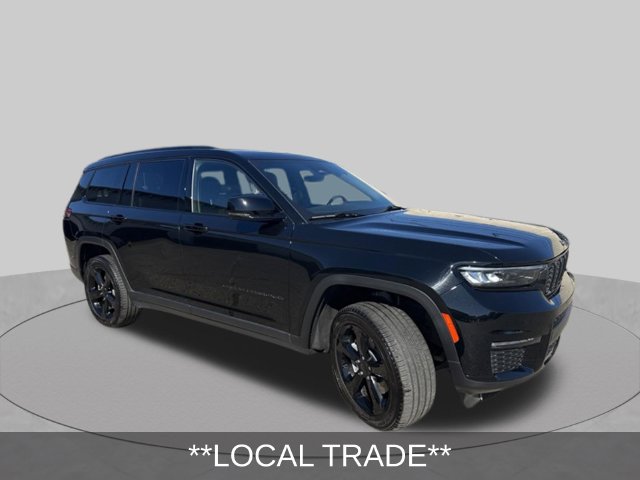 Used 2025 Jeep Grand Cherokee L Limited w/ Black Appearance Package AWD/4WD image 3