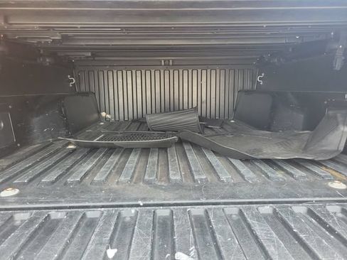 Used 2018 Toyota Tacoma SR5 RWD image 9