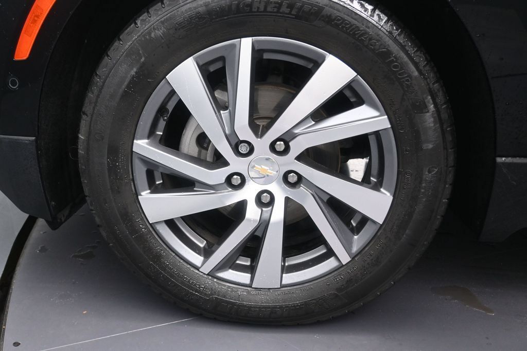 Used 2023 Chevrolet Equinox Premier FWD image 12
