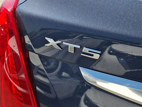 Used 2019 Cadillac XT5 FWD image 24