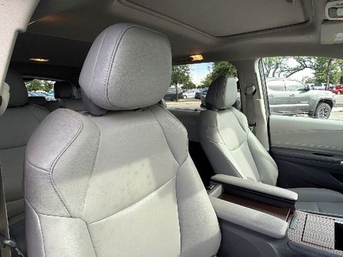 Certified 2024 Toyota Sienna XLE FWD image 39