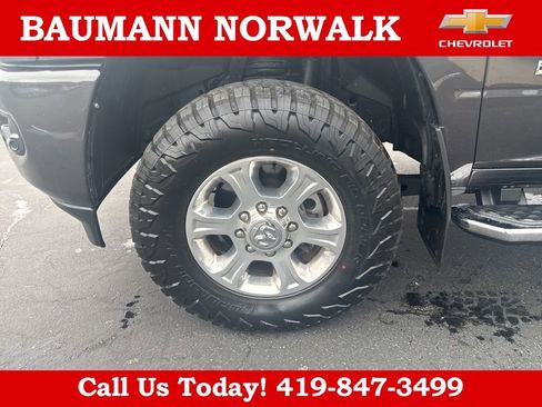 Used 2024 RAM 2500 Big Horn w/ Sport Appearance Package AWD/4WD image 18