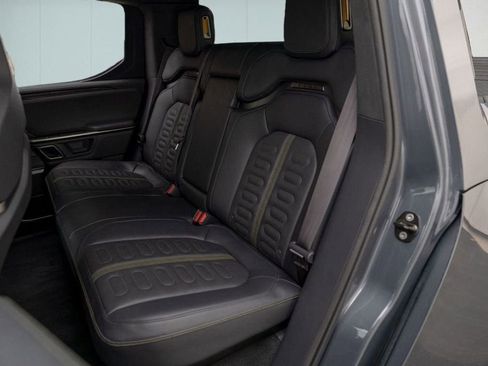 Used 2022 Rivian R1T Adventure image 30