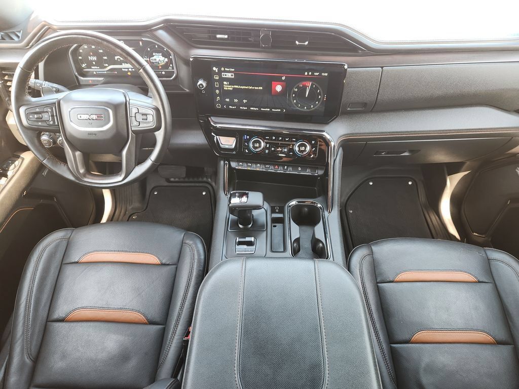 Used 2024 GMC Sierra 1500 AT4 w/ Technology Package AWD/4WD image 18