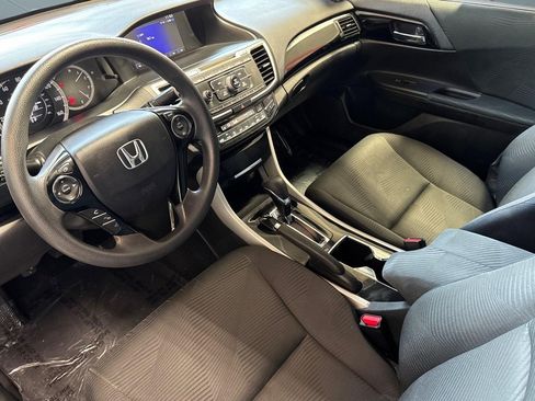 Used 2017 Honda Accord LX image 4