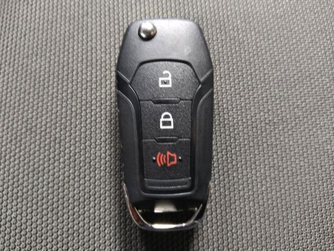 Used 2017 Ford F150 XLT image 32